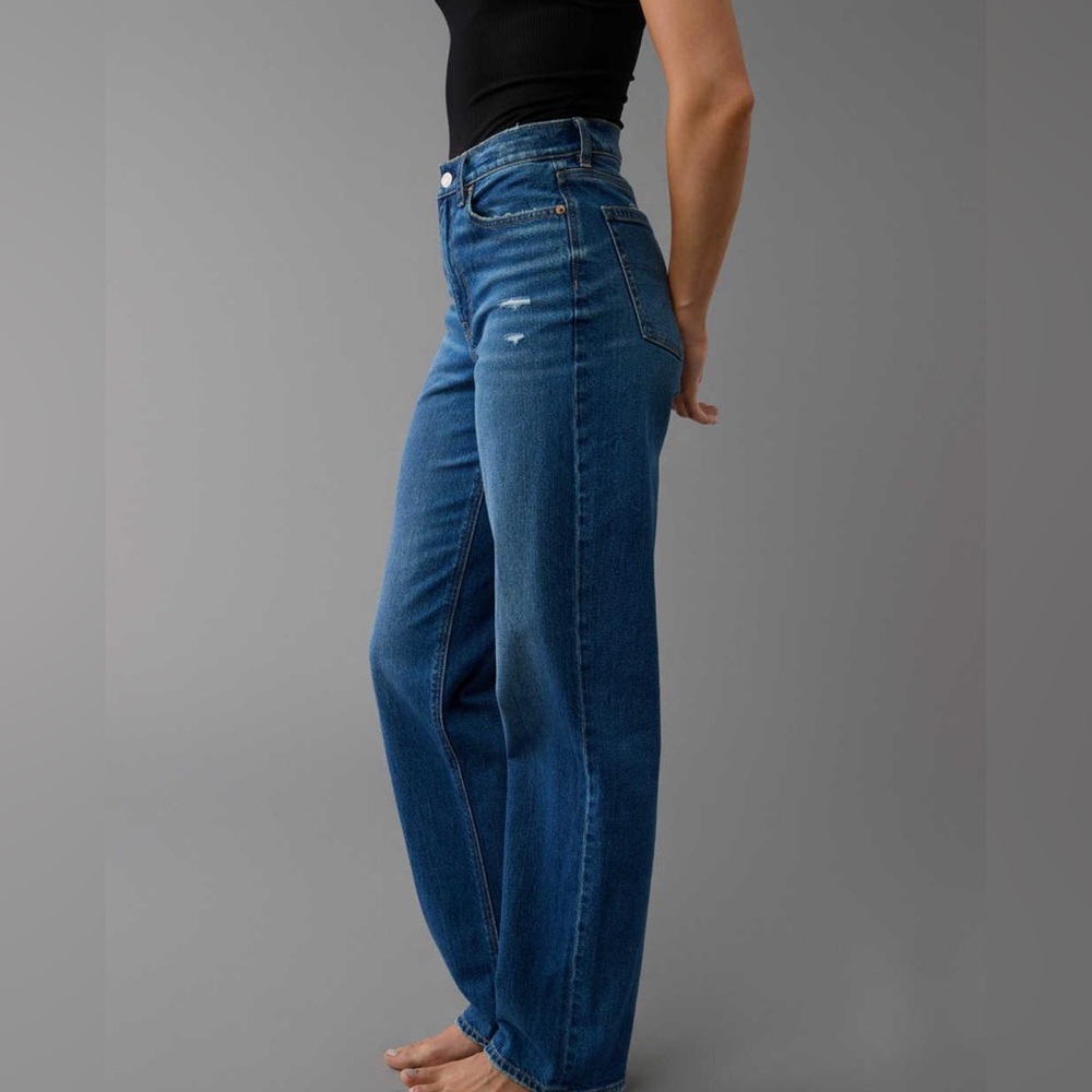 American Eagle Super High Waisted Baggy Straight Jean